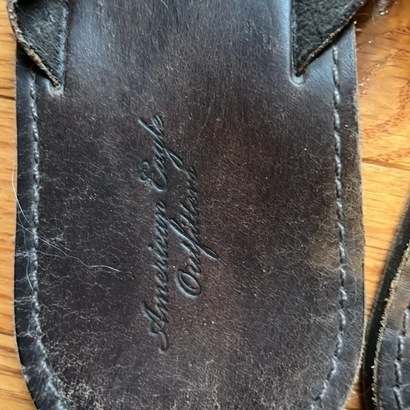 American Eagle leather flip flops - Picture 2 of 4